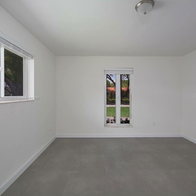 Photo - 1126 Cotorro Ave