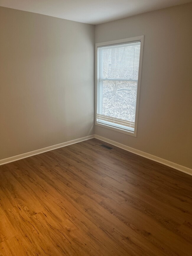 Photo - 5509 E Lake Dr Unit B