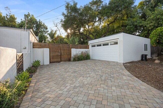 Photo - Upscale Downtown Living Casa