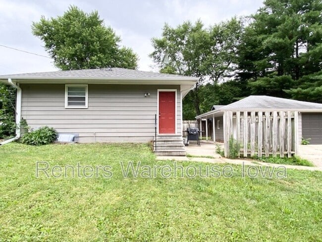 Building Photo - 2731 Bennett Ave