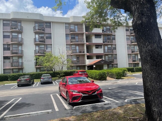 Building Photo - 2771 Riverside Dr Unit 517-A