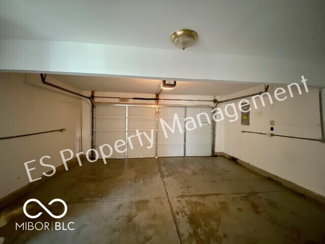 Photo - 10902 Glenayr Dr