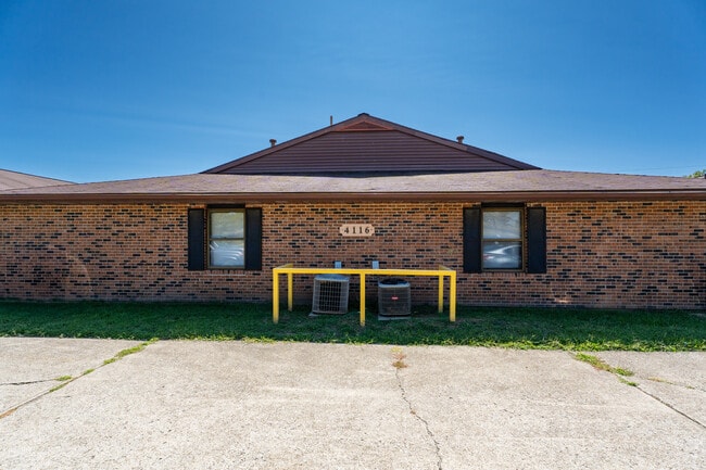 Building Photo - 4116 Benttree Dr Unit A Rental