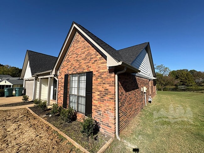 Photo - 316 Sparky Cove