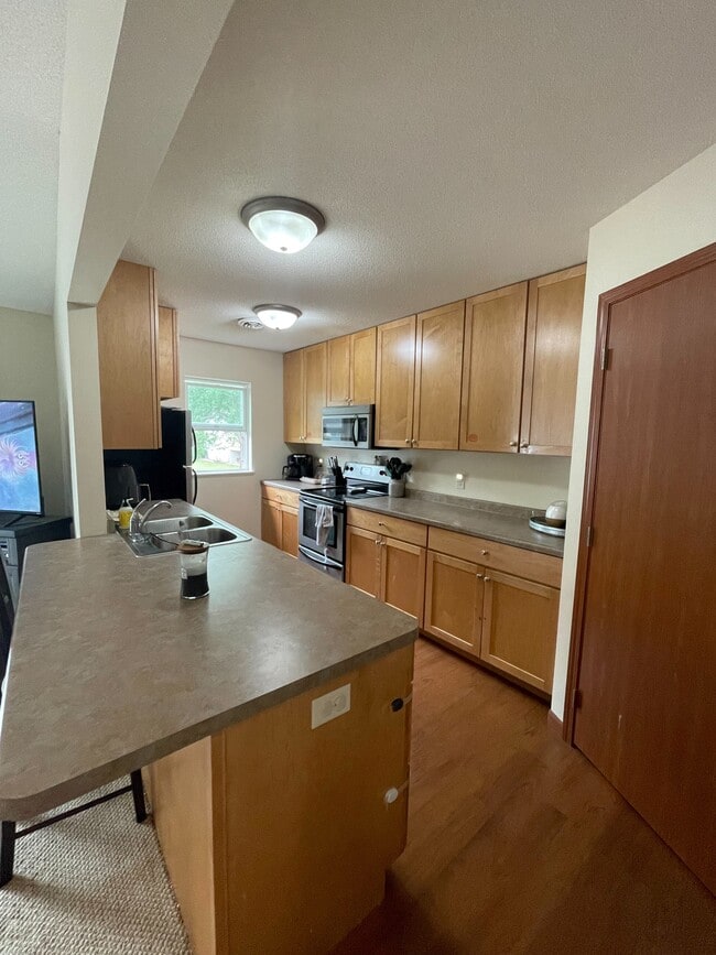 Photo - 2401 Oxford Dr SE Unidad B