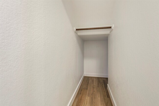 Photo - 2013 Woodland Pine Ct