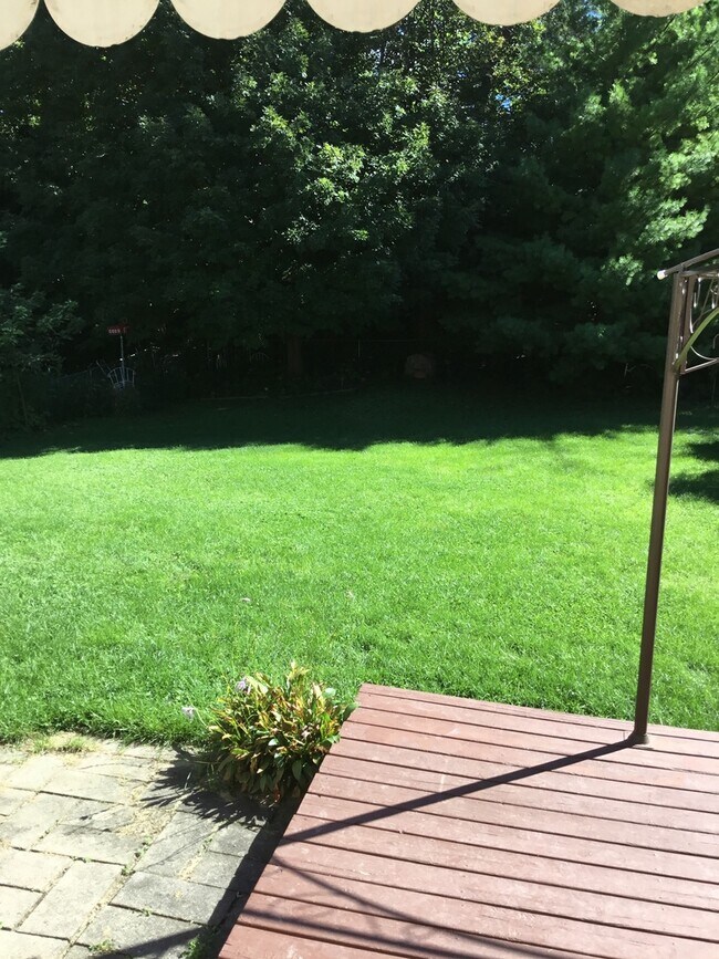 311 Dawn Ave House House Rental in Rockford, IL