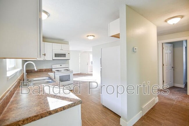 Photo - 2965 S 500 E