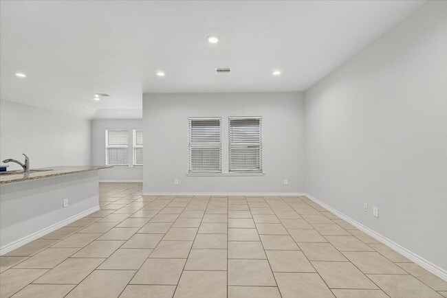 Photo - 3909 Shiva Dr