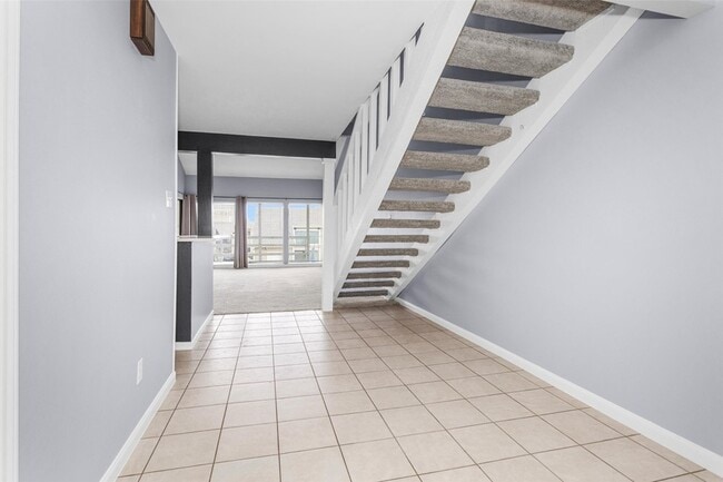 Photo - 50 April Point Dr S Unidad 50