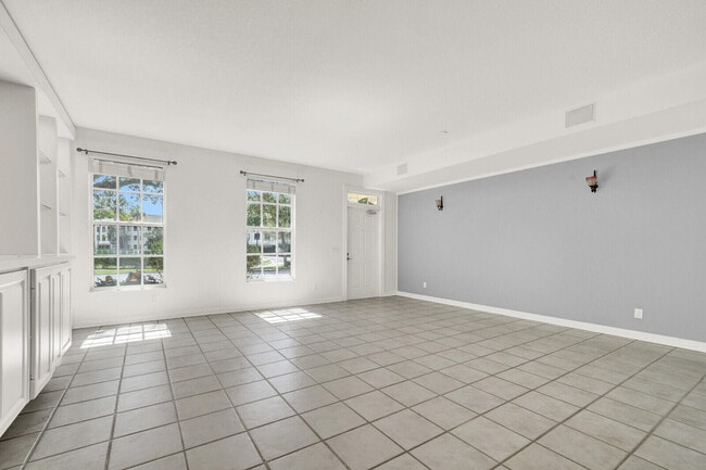 Photo - 133 Wentworth Ct