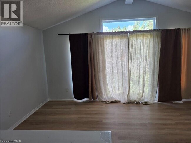 Photo - 271 Activa Ave