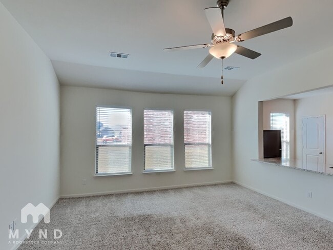 Photo - 421 Micah Ln