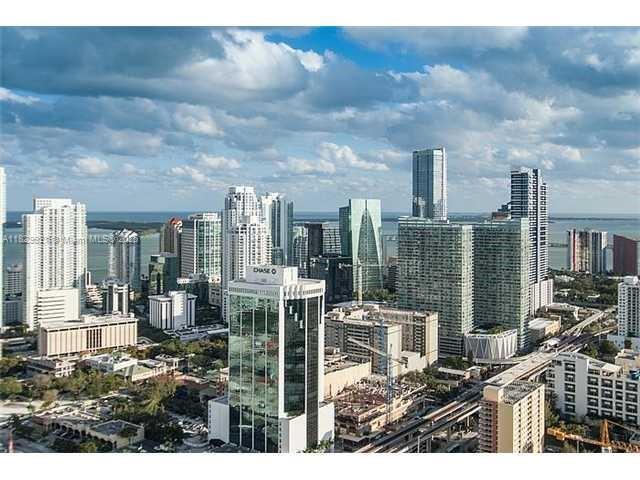 Photo - 185 SW 7th St Unidad 4404 Rental