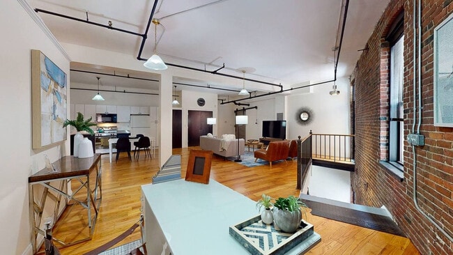 Building Photo - 13-19-19 Stanhope St Rental