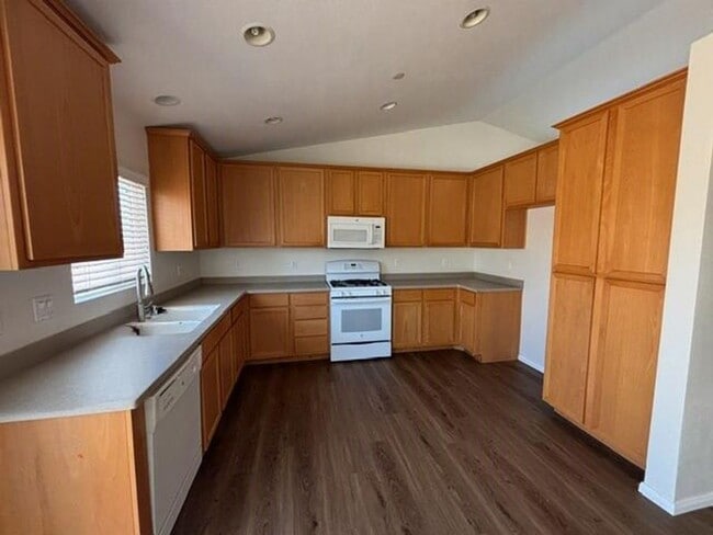 Photo - 1085 SPUD Moreno St