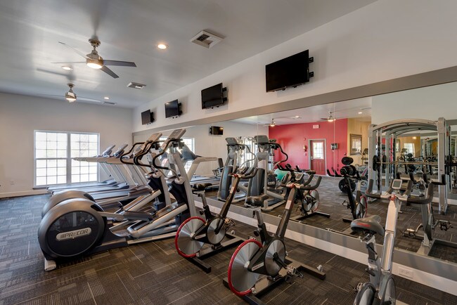 24-hour Cardio & Weights Room