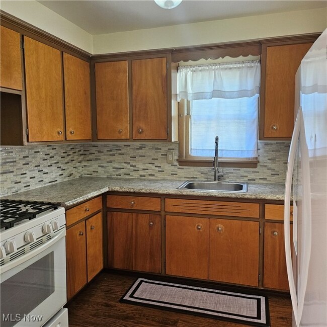 Photo - 13710 Rybak Ave