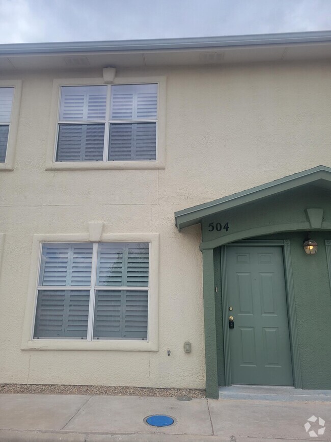 Building Photo - 10021 Railroad Dr Rental
