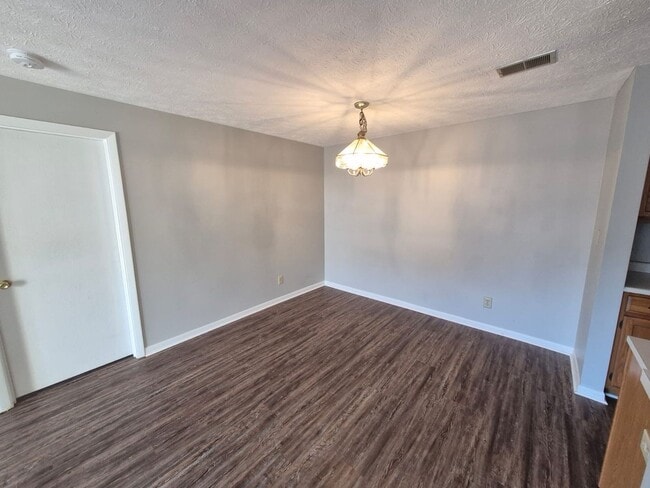 Photo - 10 Creekwood Dr Unit 8