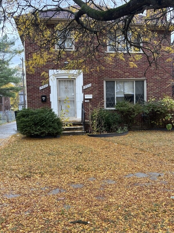 Photo - 14836 Rutherford St