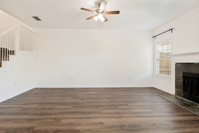Photo - Modern 3BD Townhome Near DFW Airport & Major Highways