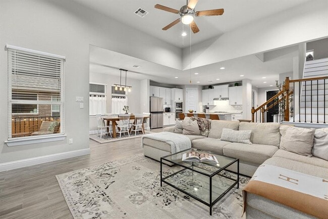 Building Photo - 6720 Verona Pl