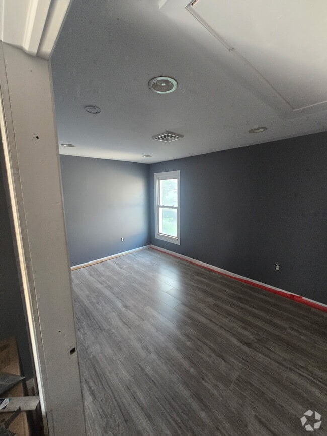 Building Photo - 169 Hawley St Unit Upstairs Rental