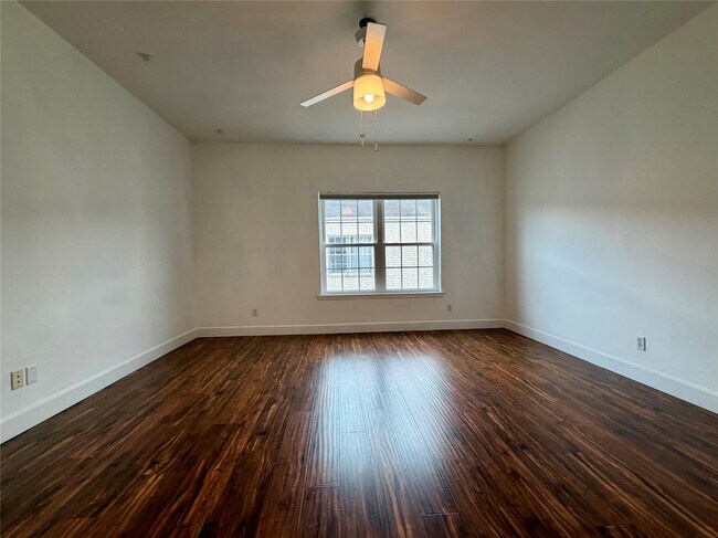Photo - 3800 Tanglewilde St Unit 602