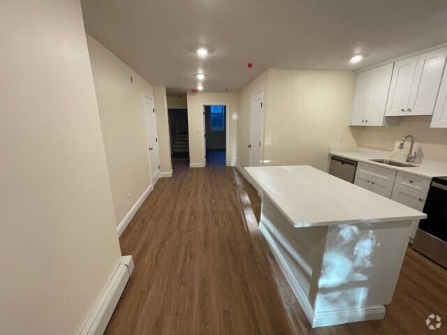 Building Photo - 340 Tappan St Unit #1 Rental