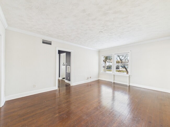 Building Photo - 1920 Richmond Ave. Unit 9