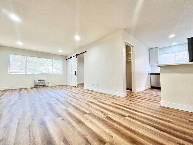 Photo - 1784 N. Sycamore Ave. Los Angeles, CA 90028 Unit 207