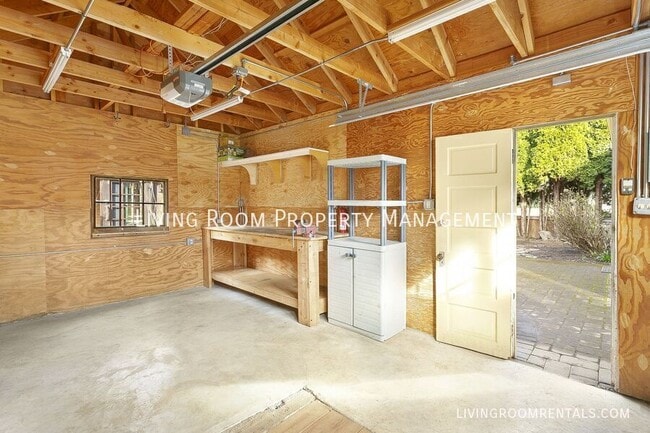 Photo - 1927 SE Spokane St