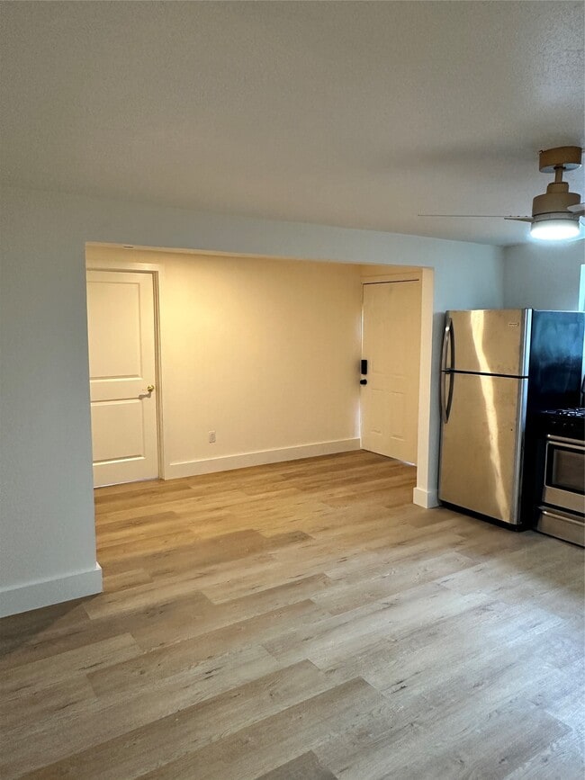 Photo - 408 Randall St Unit 9