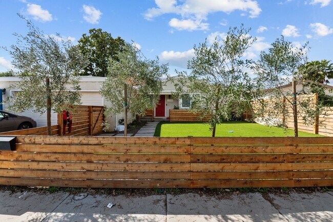 5336 Hewlett Dr