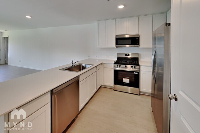 Photo - 922 Lago Laceno Ln