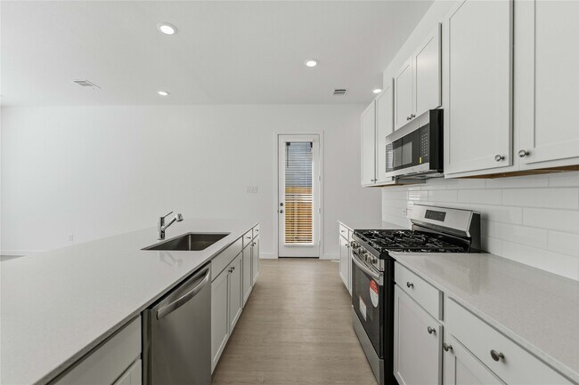 Photo - 2206 Via Isa Ln