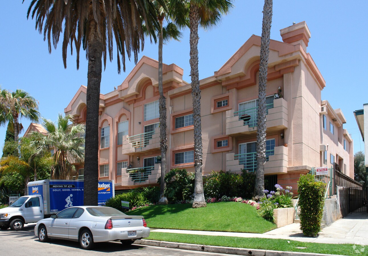 Photo - 3750 Kelton Ave