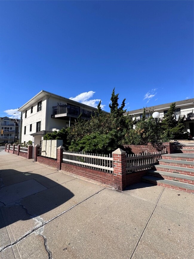 Building Photo - 65 W Broadway Unit 7G