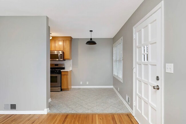 Photo - 6024-6026 W 35th St Unit #6024