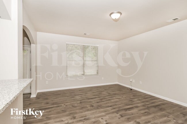 Photo - 201 Southwind Cir