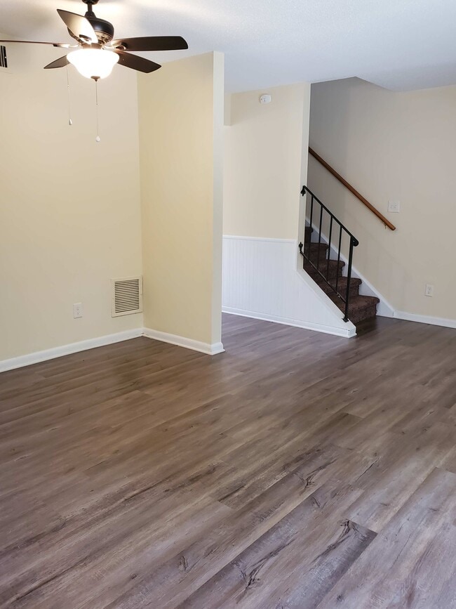 Photo - 2080 Kings Gate Cir