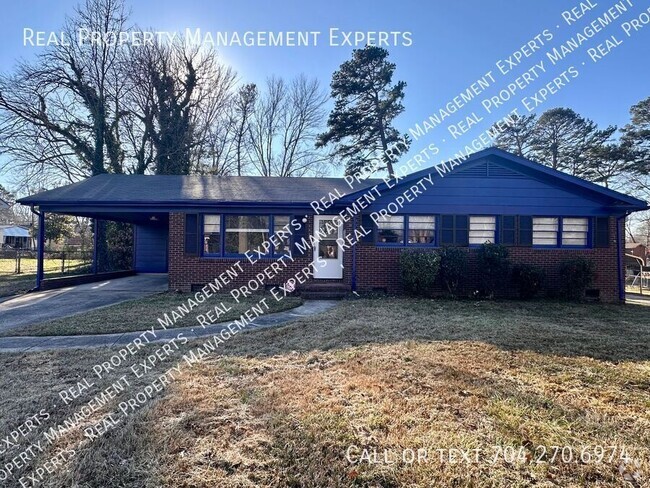 Building Photo - Charming 3BR/1.5BA house in Charlotte!