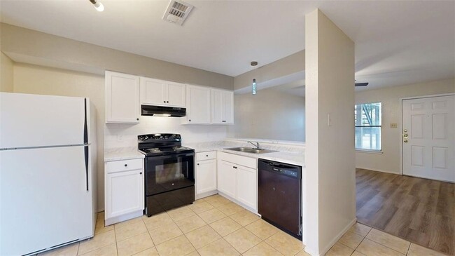 Photo - 301 Manuel Dr Unit A