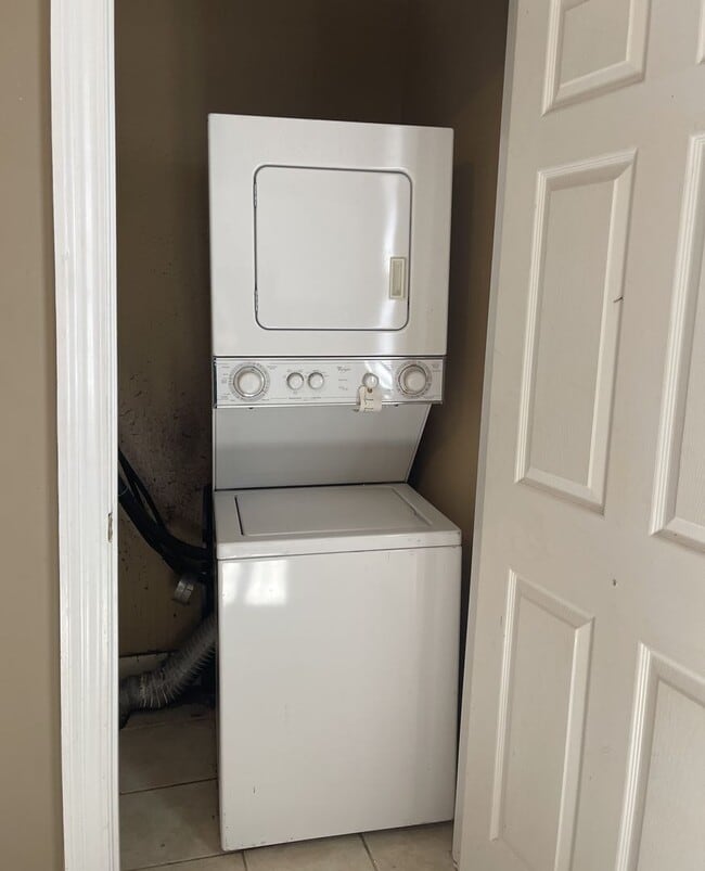 Photo - 3846 Ridge Ave Unit B