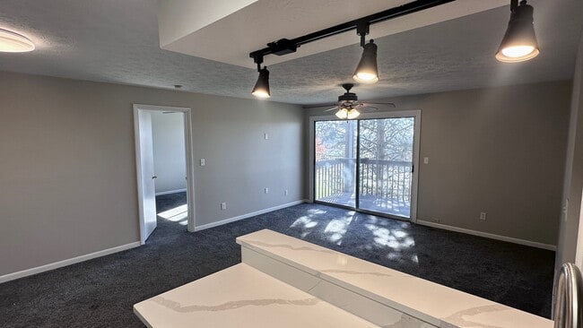 Photo - 8919 Eagleview Dr