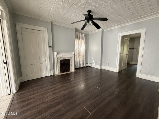 403 2nd St Unit 2
