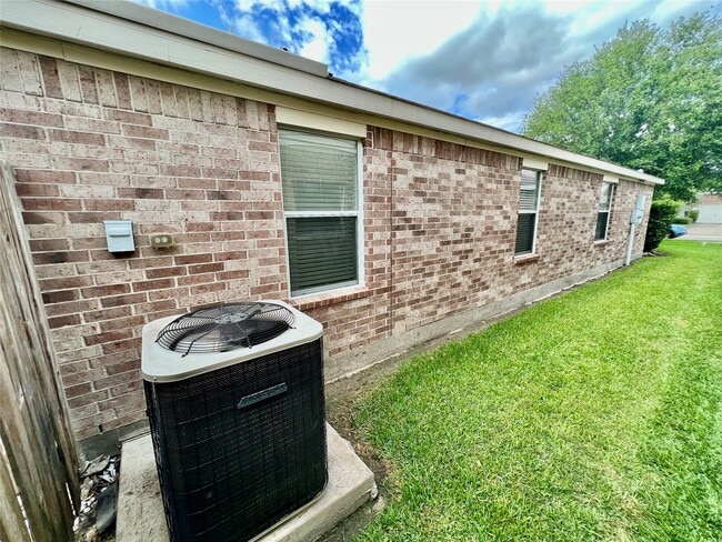 Photo - 3210 Blue Bonnet Dr