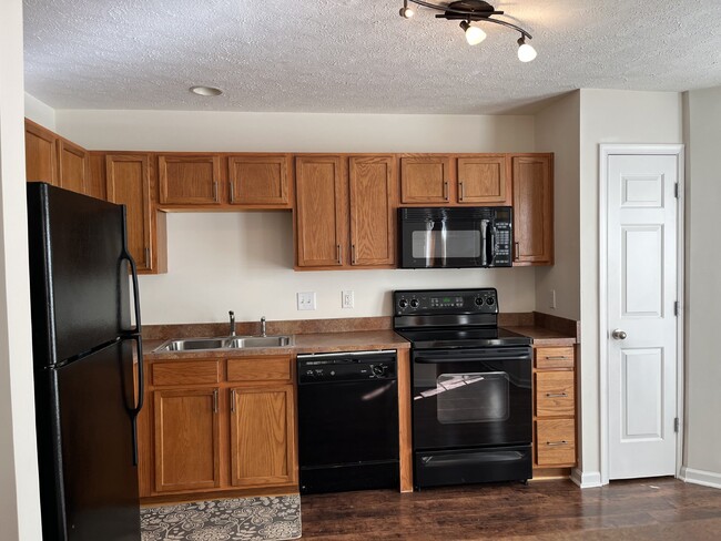 Photo - Charming 2 Bed, 2.5 Bath Townhouse in Nashville - Perfect Rental Opportunity!