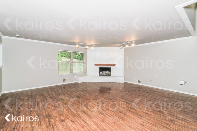 Photo - 5500 Winslow St